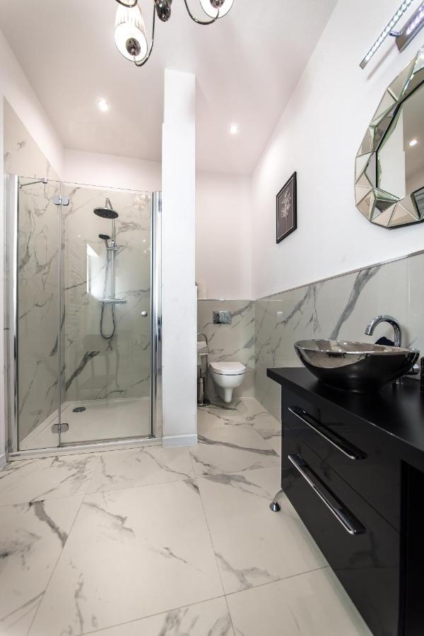 Moonlight Apartament Zielona Gora  Bagian luar foto