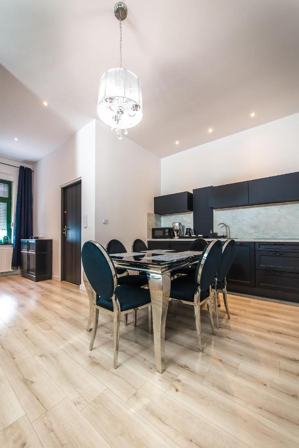 Moonlight Apartament Zielona Gora  Bagian luar foto